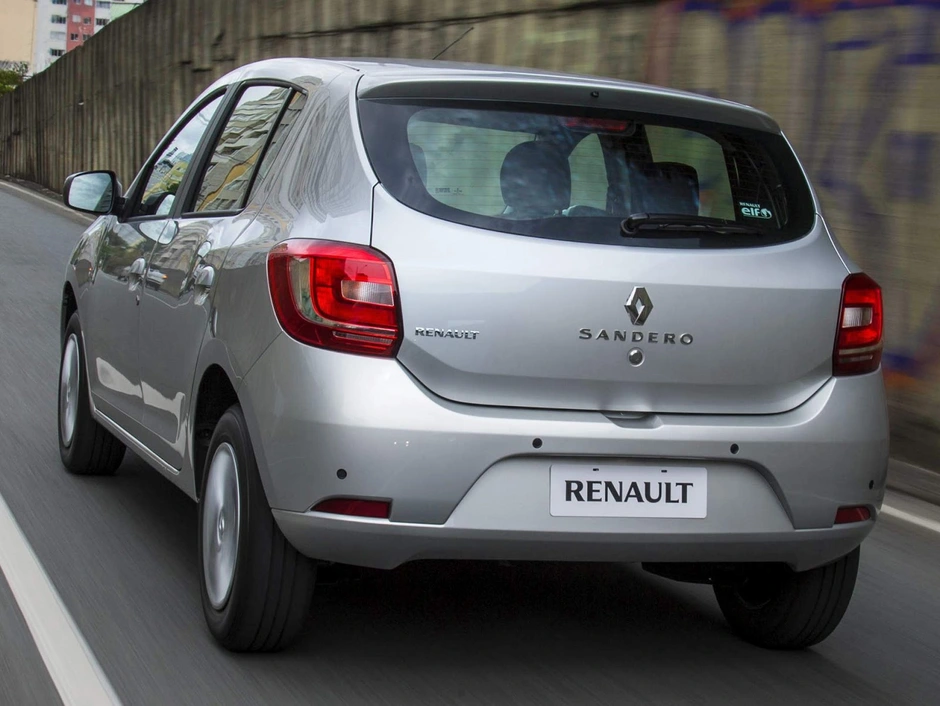 Рено Логан Вид Сзади